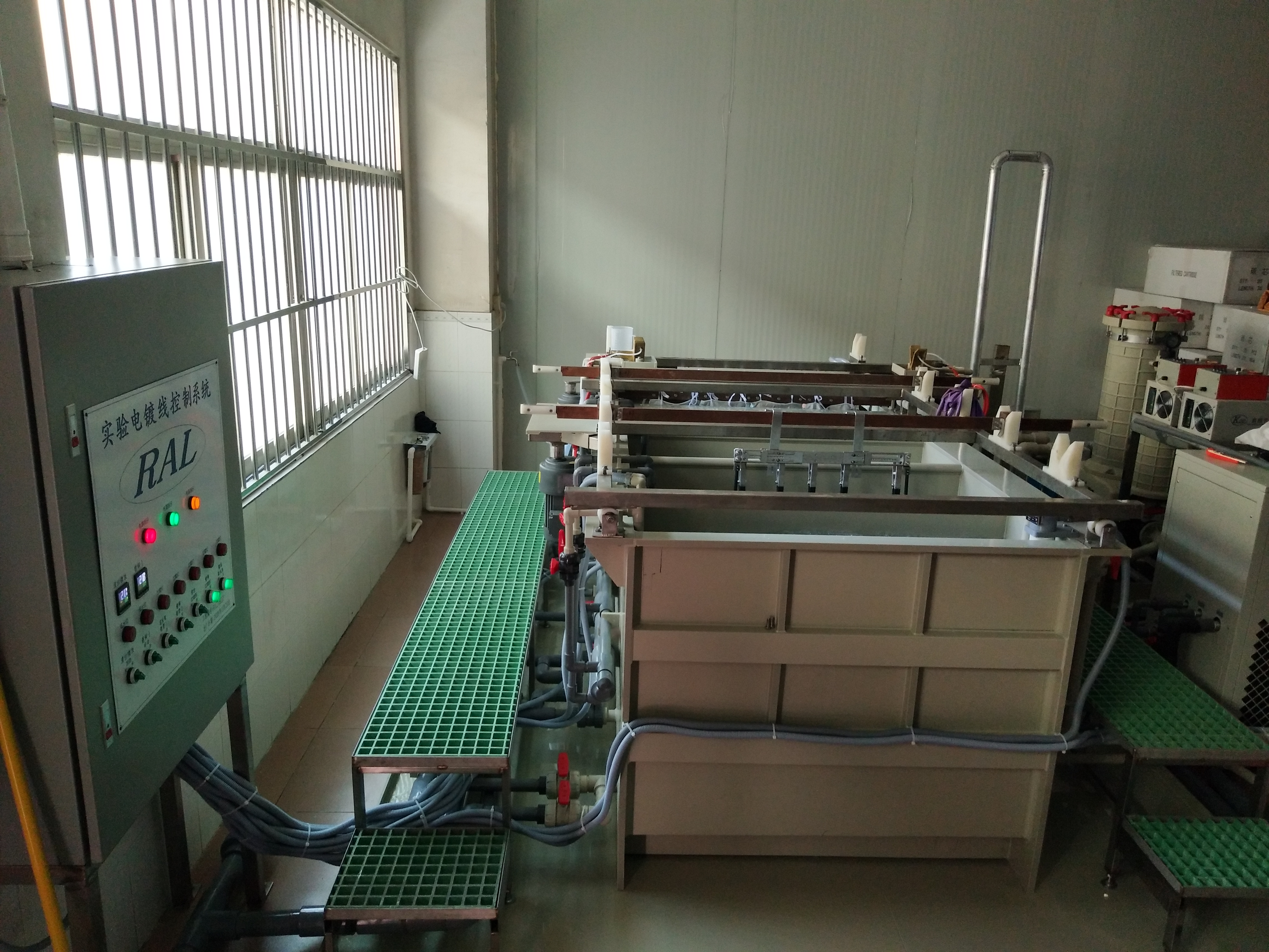 電鍍填通孔工藝中試線